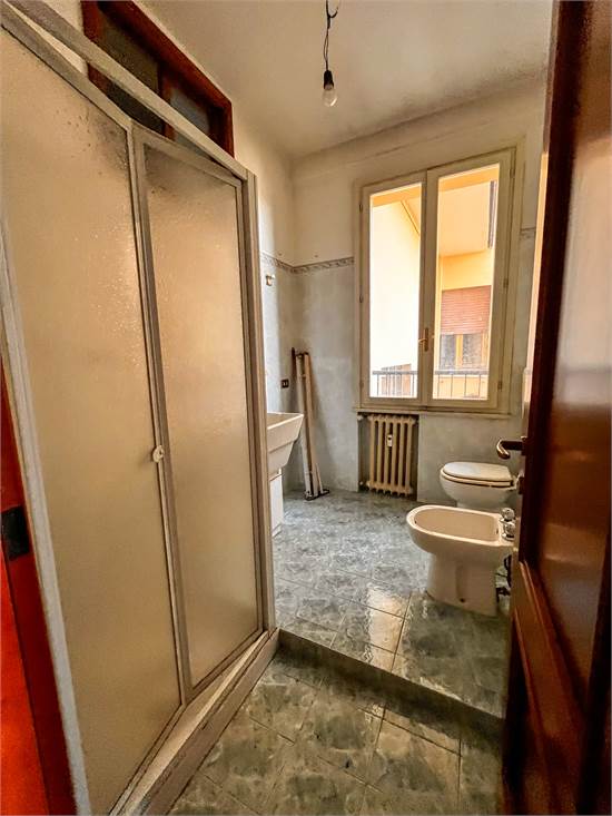1 bagno con doccia 