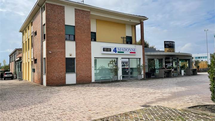 LOCALE COMMERCIALE IN LOCAZIONE A RUBIERA (RE)