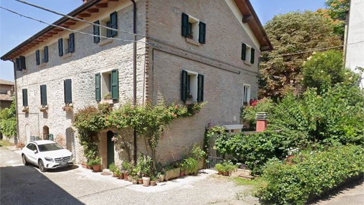 PORZIONE DI CASA RISTRUTTURATA -  A VIGNOLA 