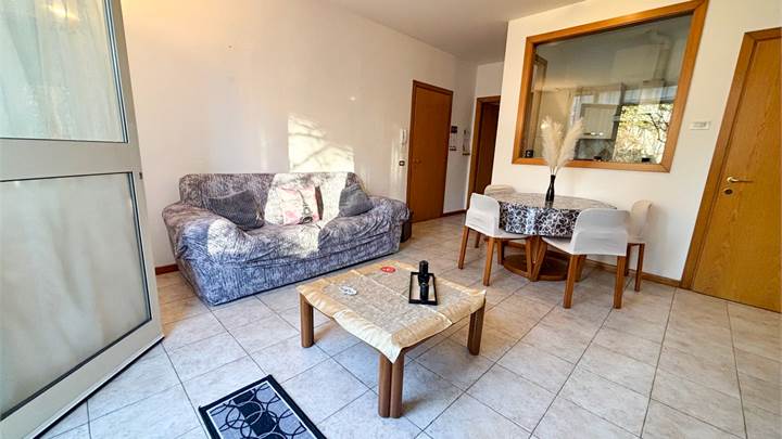 AMPIO BILOCALE A RIO SALICETO (RE)