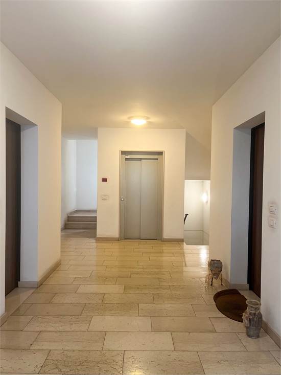 ingresso condominiale e ascensore