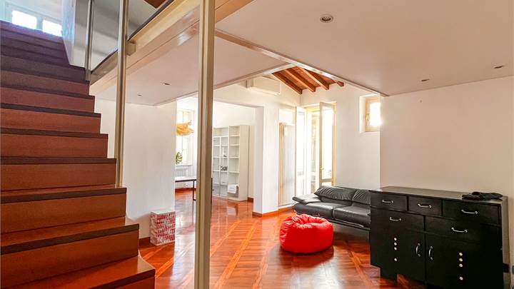 APPARTAMENTO RISTRUTTURATO IN CENTRO A REGGIO EMILIA (RE)